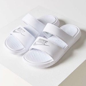 Super comfy white nike slides!